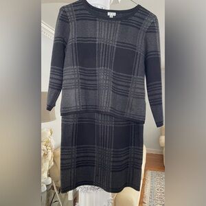 Spence women’s size medium plaid knit Black and Gray Sweater Set
